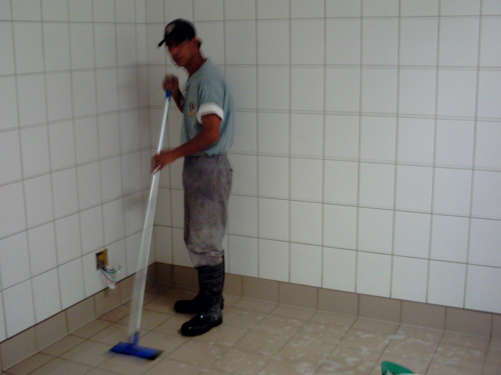 Serviço de limpeza e conservação realizado pela J.S.A